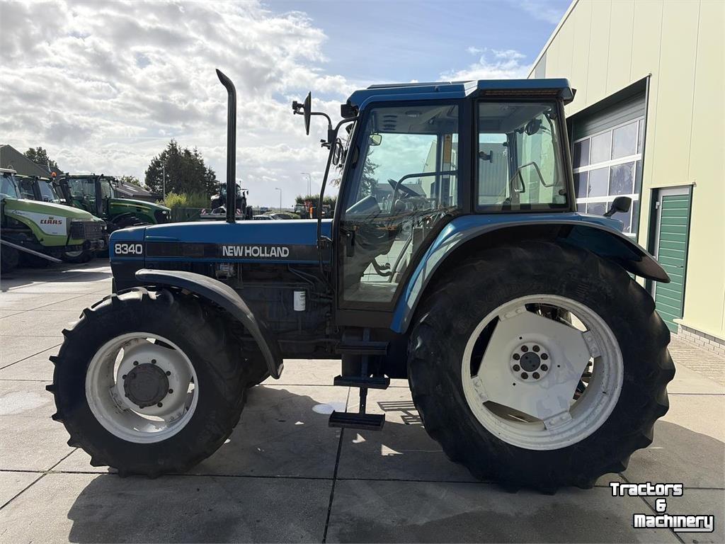 Schlepper / Traktor New Holland 8340 SLE