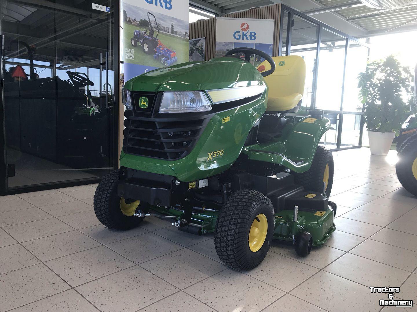Aufsitzrasenmäher John Deere X370