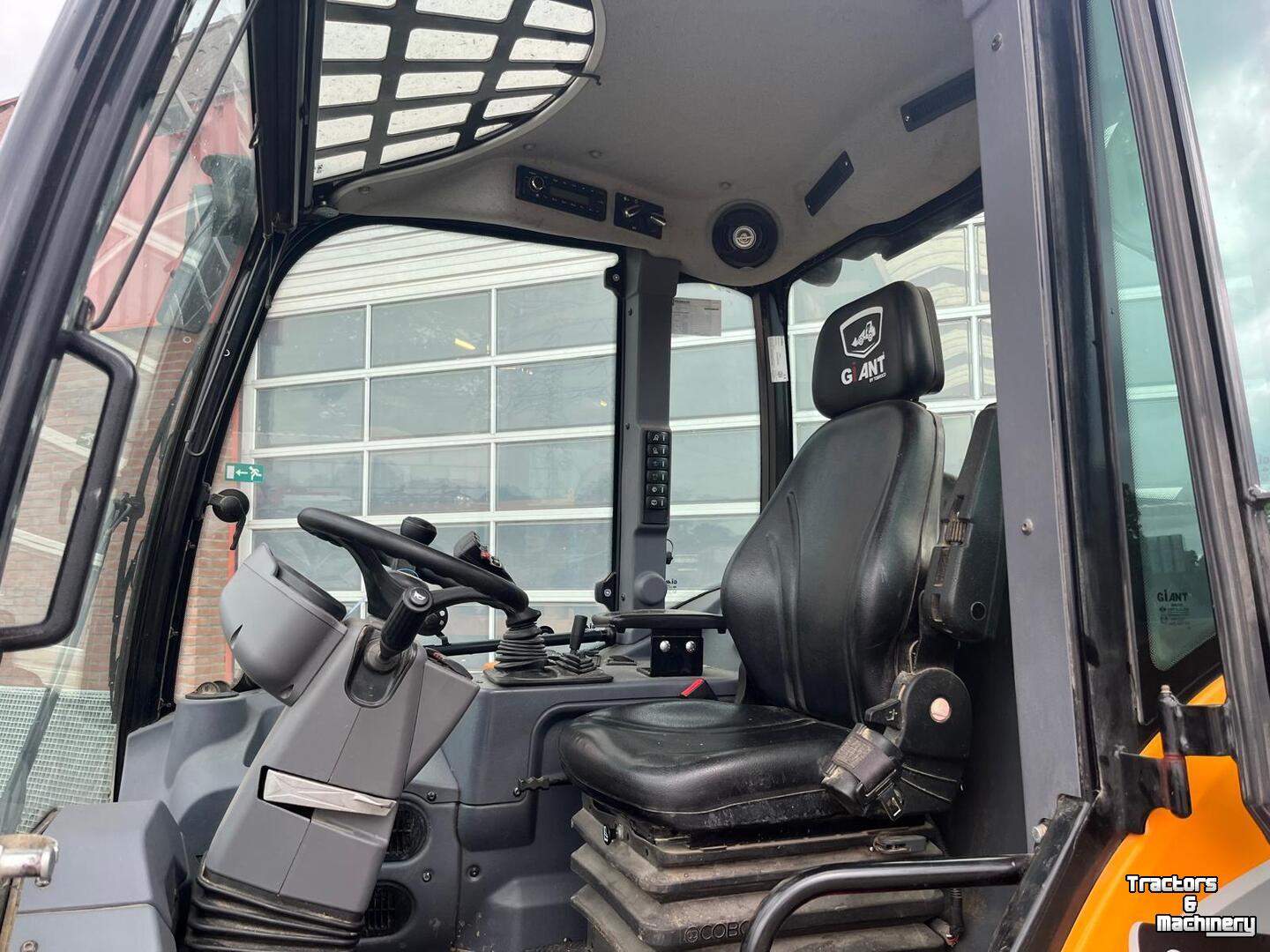 Radlader Giant G5000