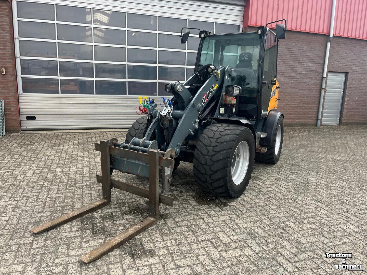 Radlader Giant G5000