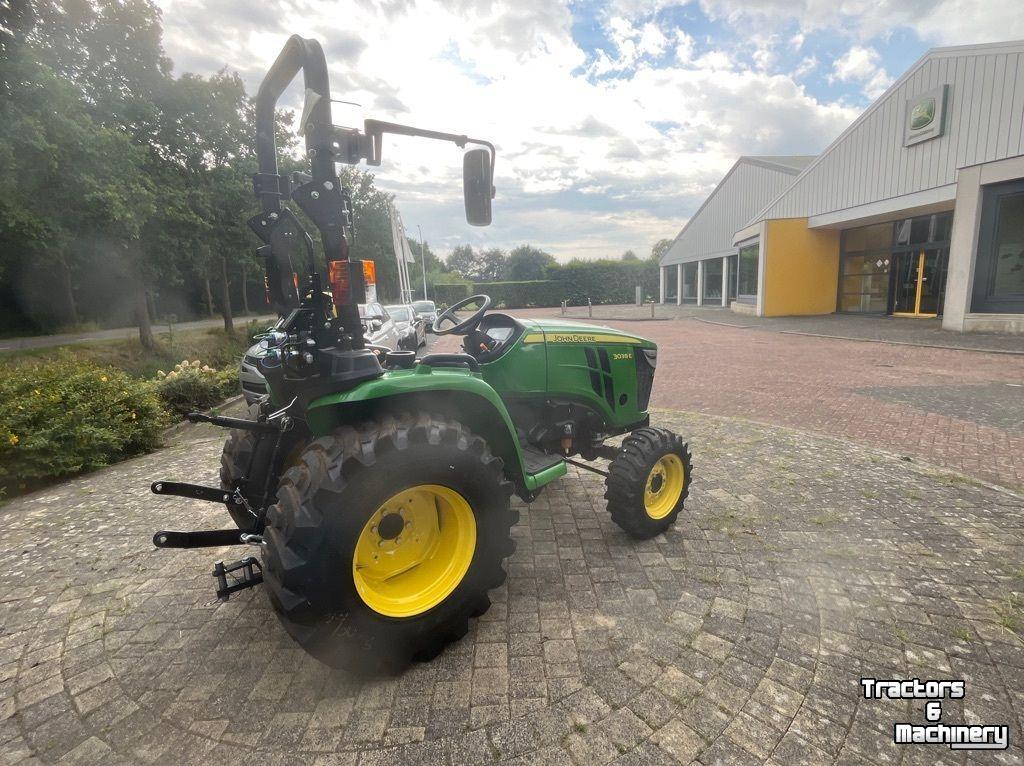 Obsttraktor John Deere 3038E
