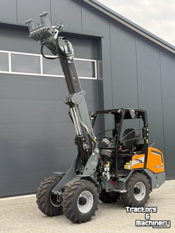 Radlader Giant G2700tele