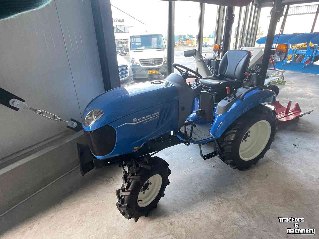 Schlepper / Traktor New Holland Boomer 25