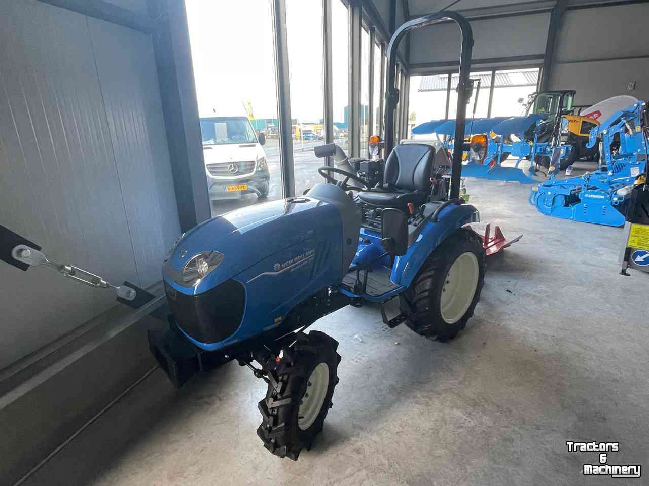 Schlepper / Traktoren New Holland Boomer 25