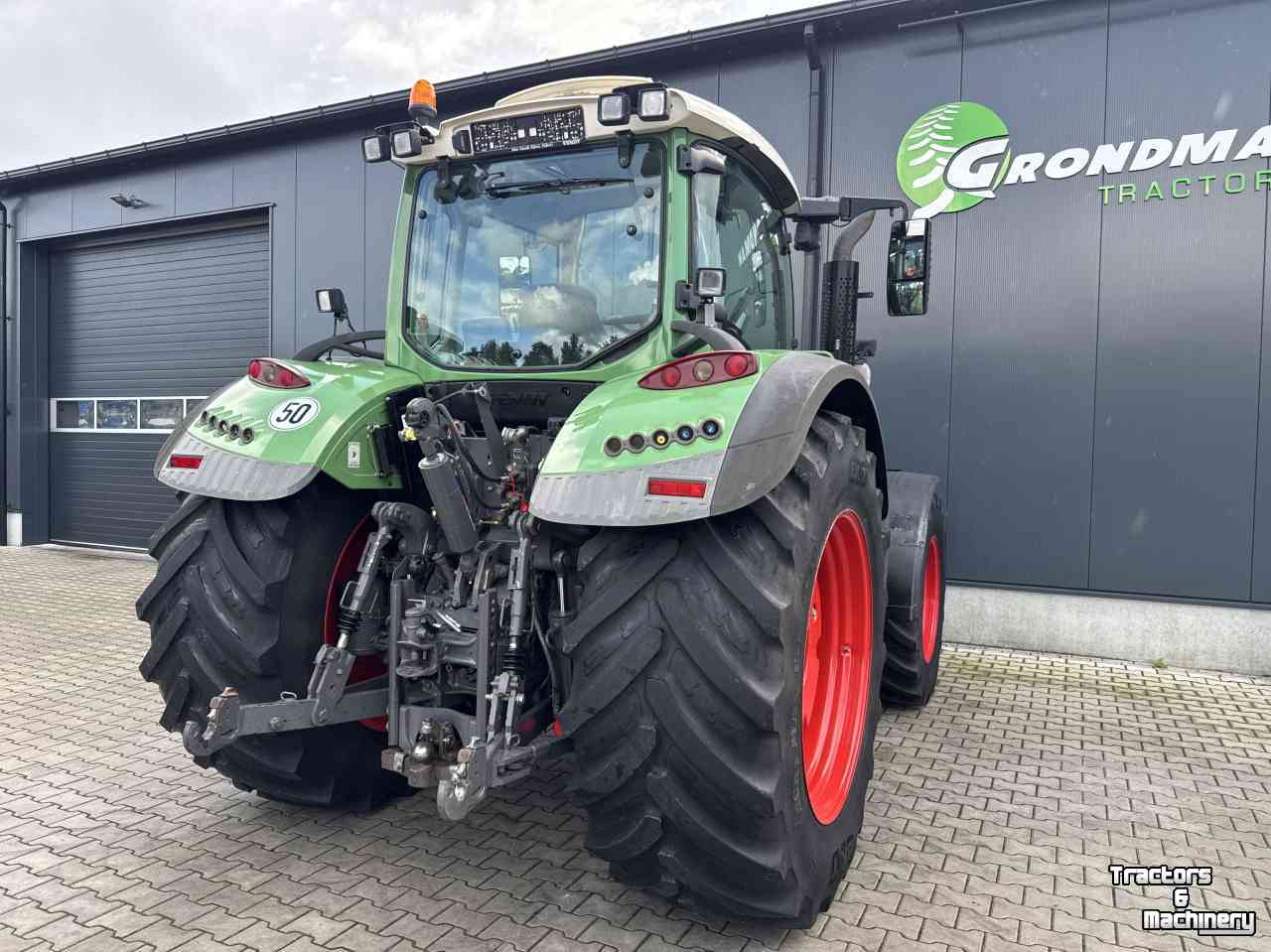 Schlepper / Traktor Fendt 724 S4 Profi plus