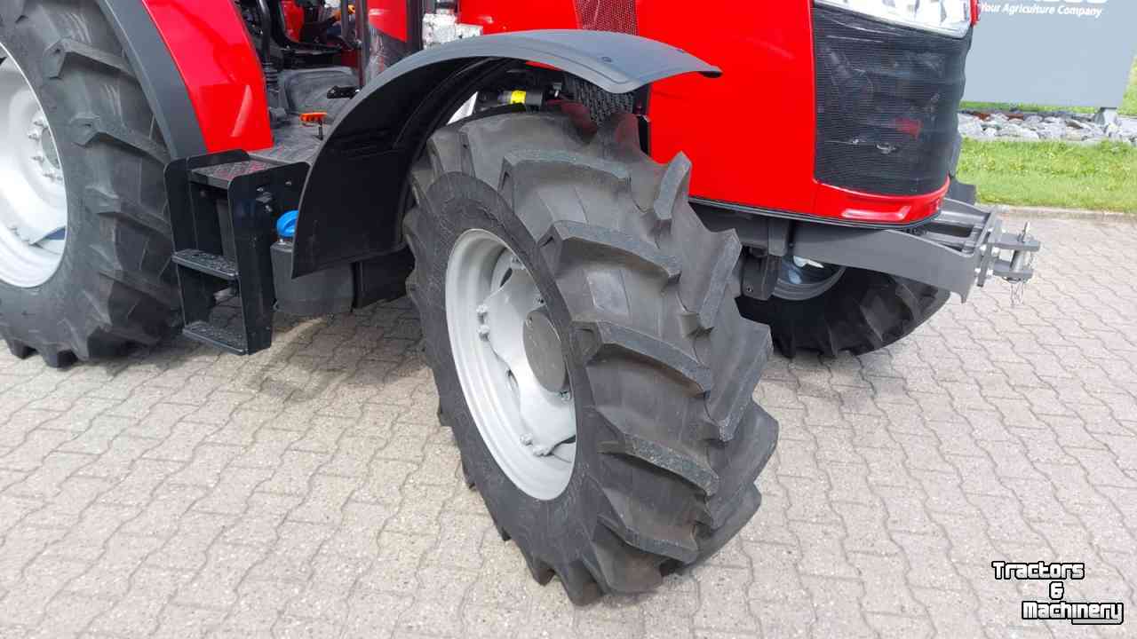 Schlepper / Traktoren Massey Ferguson 4709 M