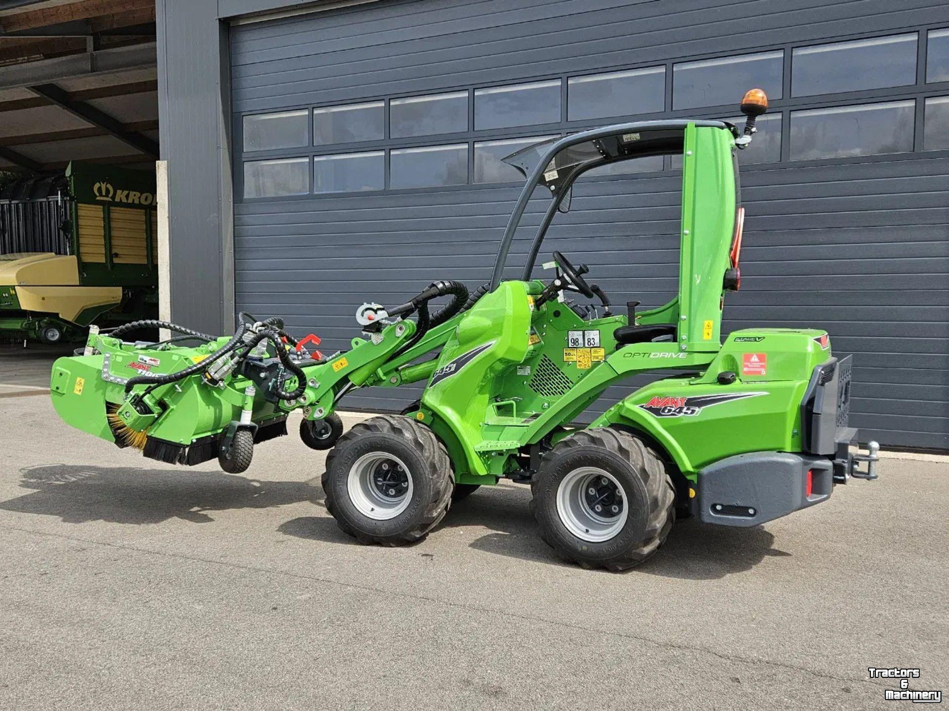 Radlader Avant 645i Rental mini-shovel