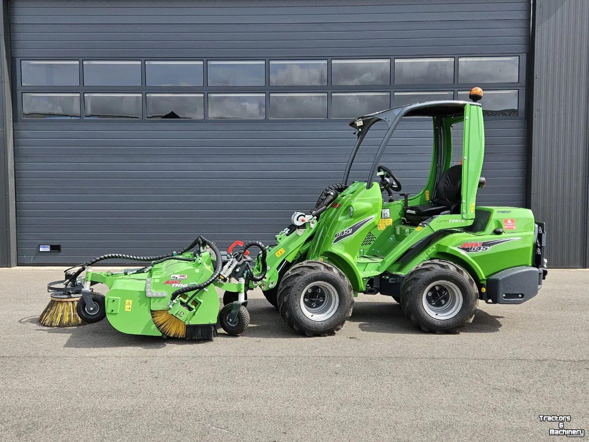 Radlader Avant 645i Rental mini-shovel