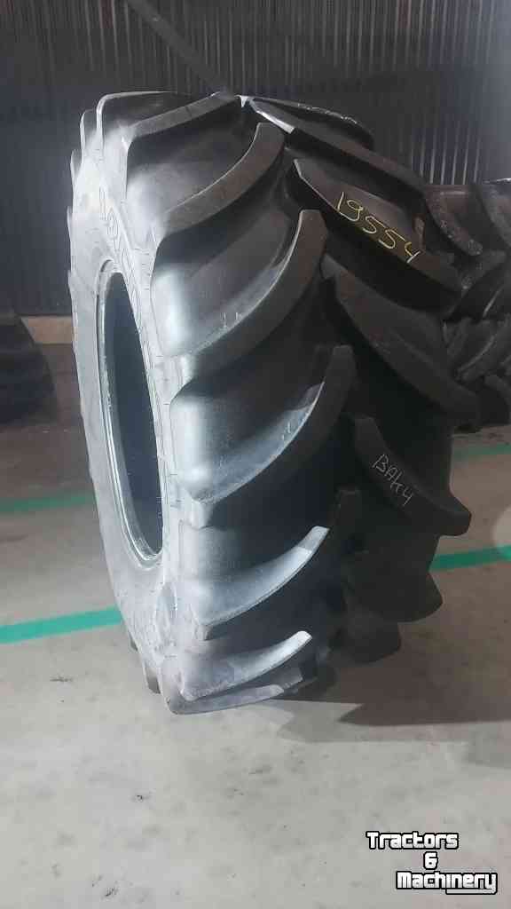Räder, Reifen, Felgen & Distanzringe Vredestein 600/70R30