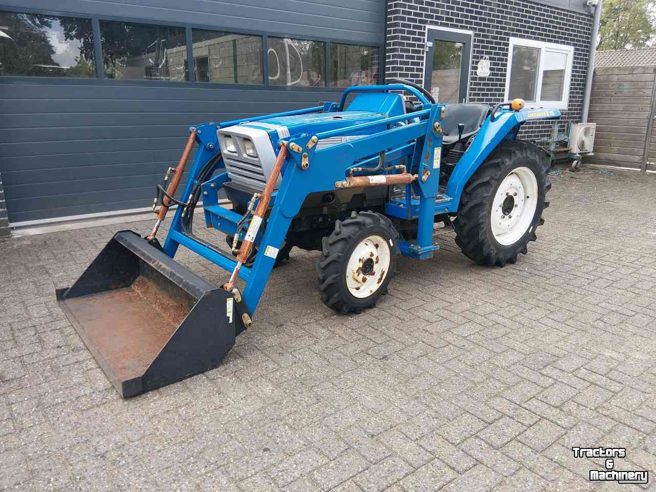 Gartentraktoren Iseki Landleader 215 met voorlader en stuurbekrachtiging