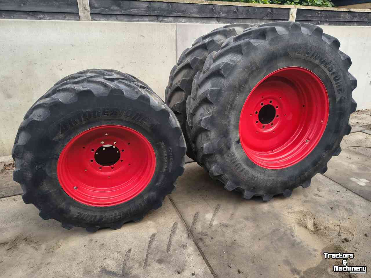 Räder, Reifen, Felgen & Distanzringe Bridgestone 520/85R38 420/85R28