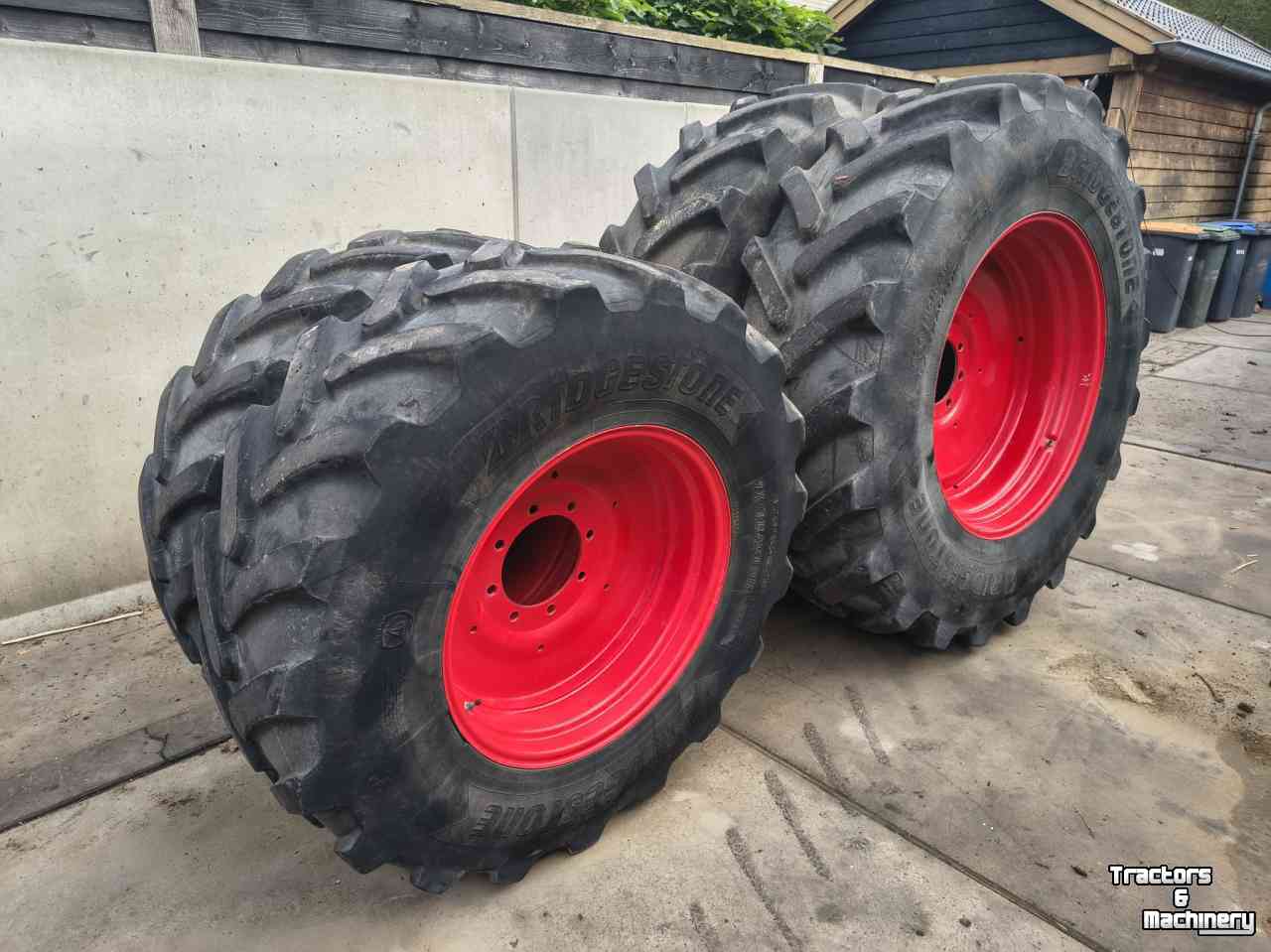 Räder, Reifen, Felgen & Distanzringe Bridgestone 520/85R38 420/85R28