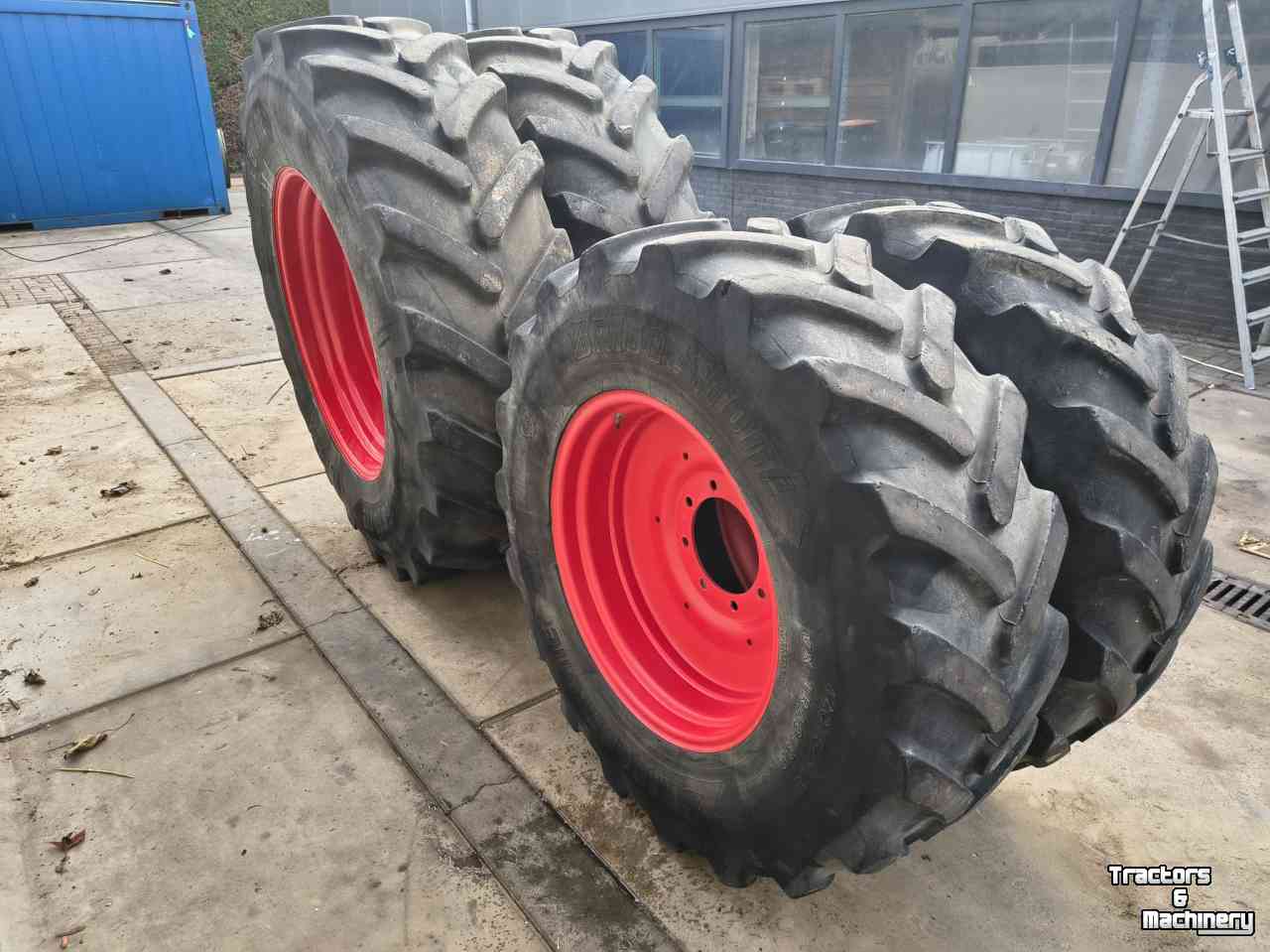 Räder, Reifen, Felgen & Distanzringe Bridgestone 520/85R38 420/85R28