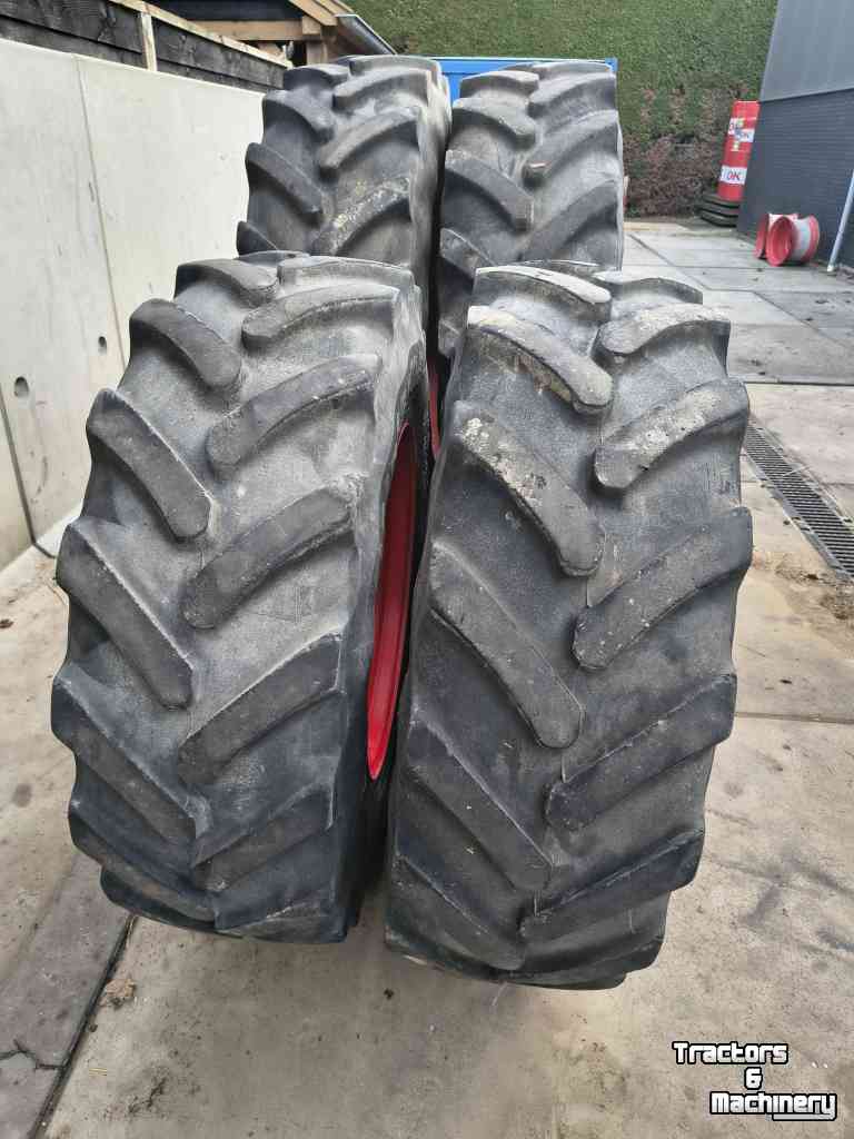 Räder, Reifen, Felgen & Distanzringe Bridgestone 520/85R38 420/85R28