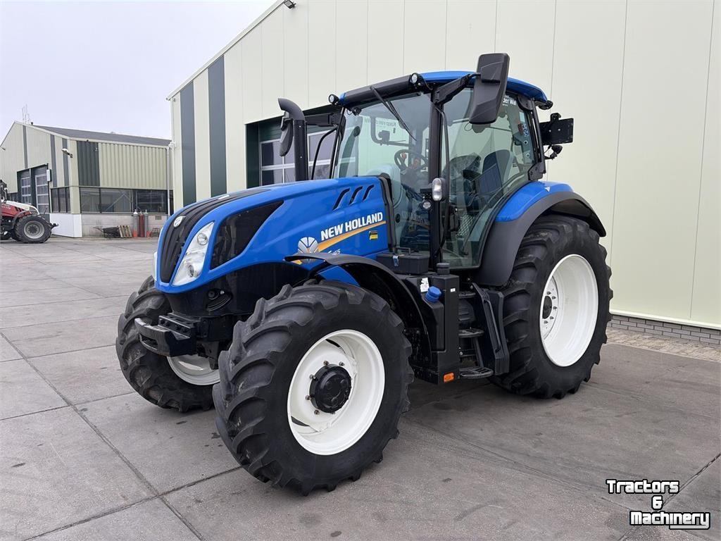 Schlepper / Traktor New Holland T6.155