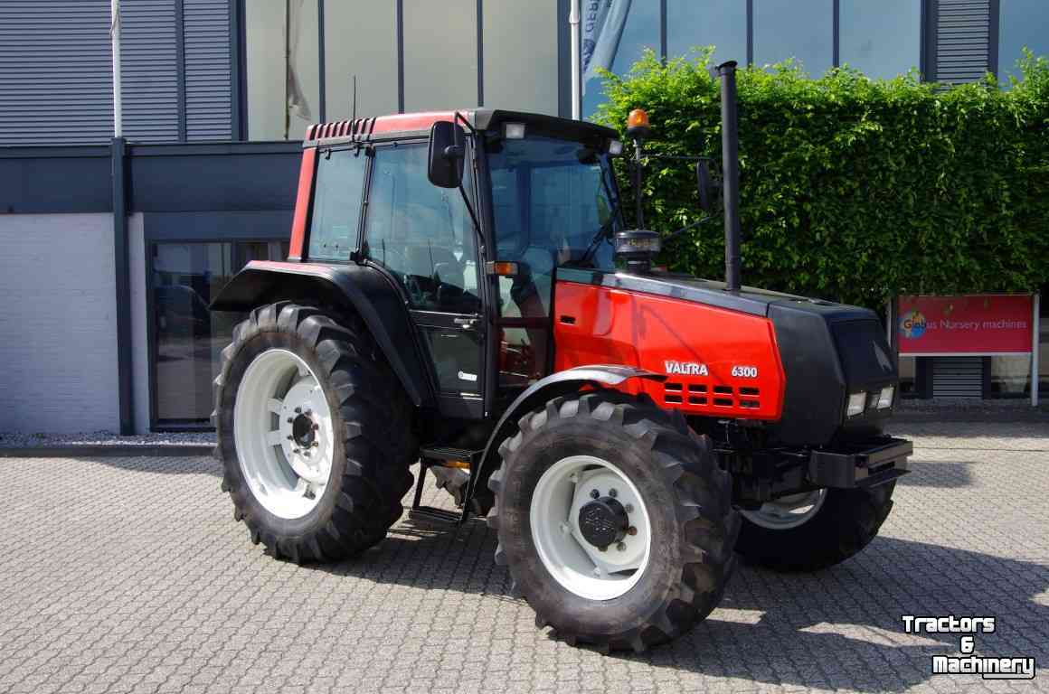 Schlepper / Traktoren Valtra 6300