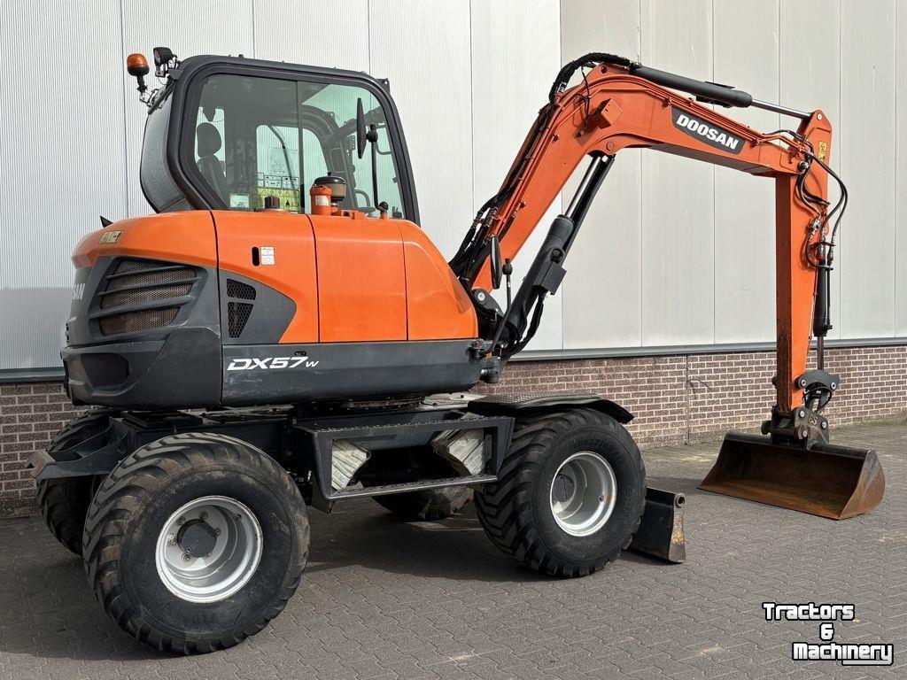 Mobilbagger Doosan DX57W-5