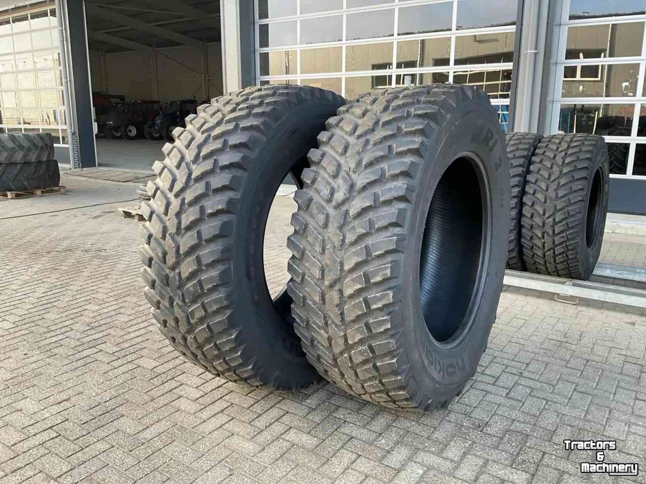 Räder, Reifen, Felgen & Distanzringe Nokian 650/65 R42 + 540/65 R30 TRI2