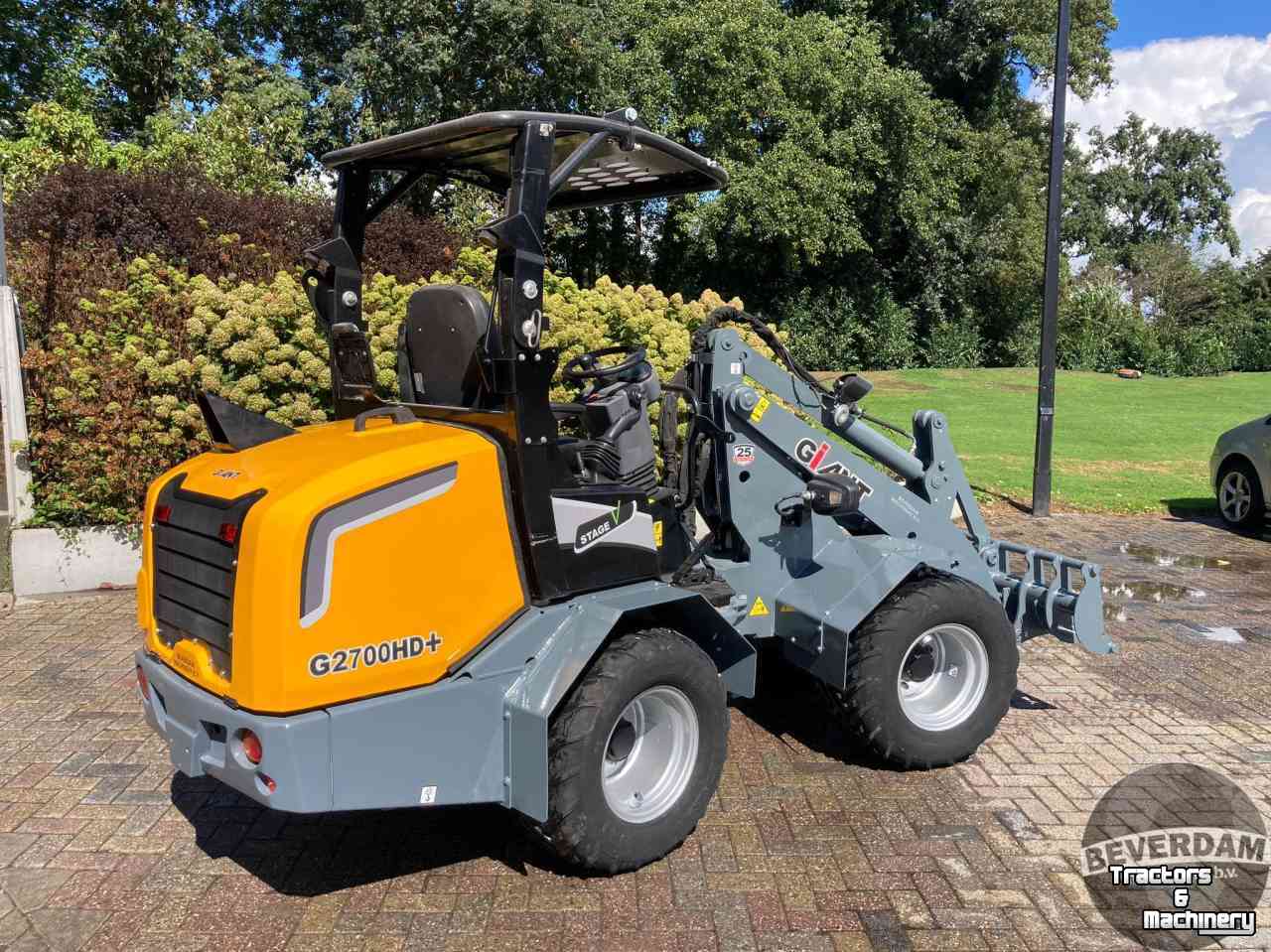 Radlader Giant G2700 HD+