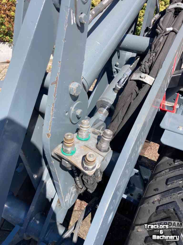 Radlader Giant G2700 HD+
