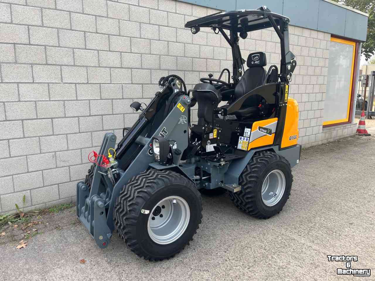Radlader Giant G1500 mini shovel kniklader