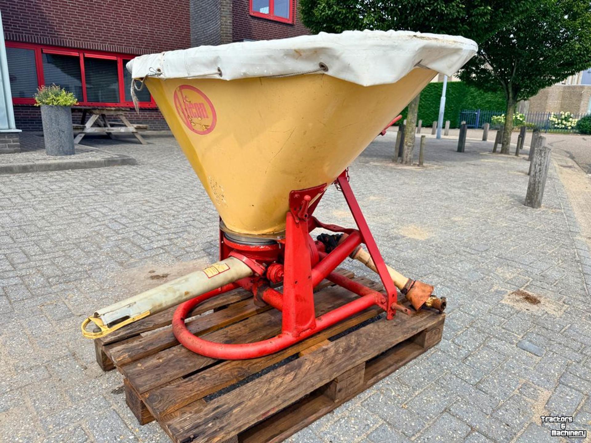 Düngerstreuer Vicon PS603 Pendelstrooier
