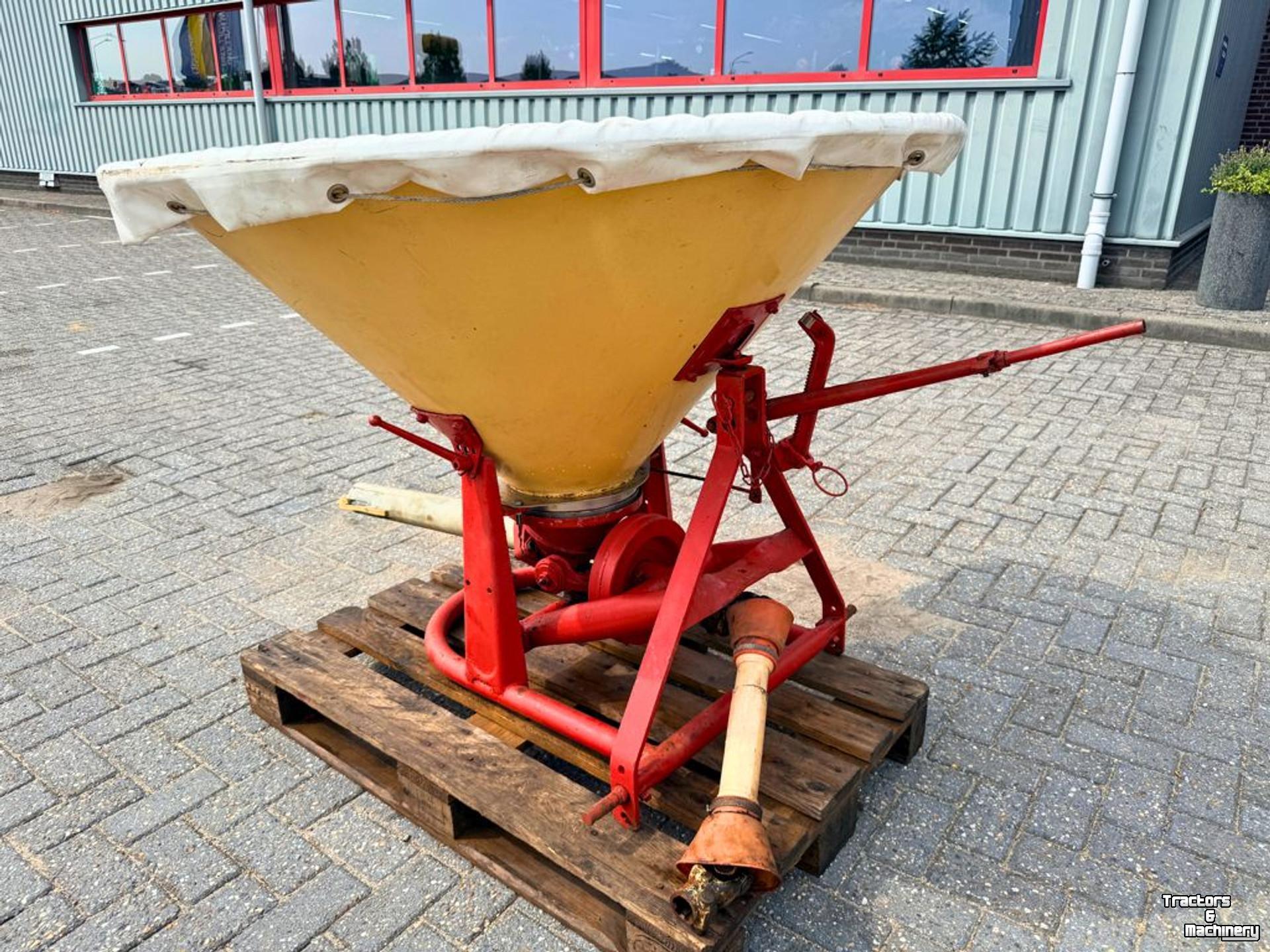 Düngerstreuer Vicon PS603 Pendelstrooier