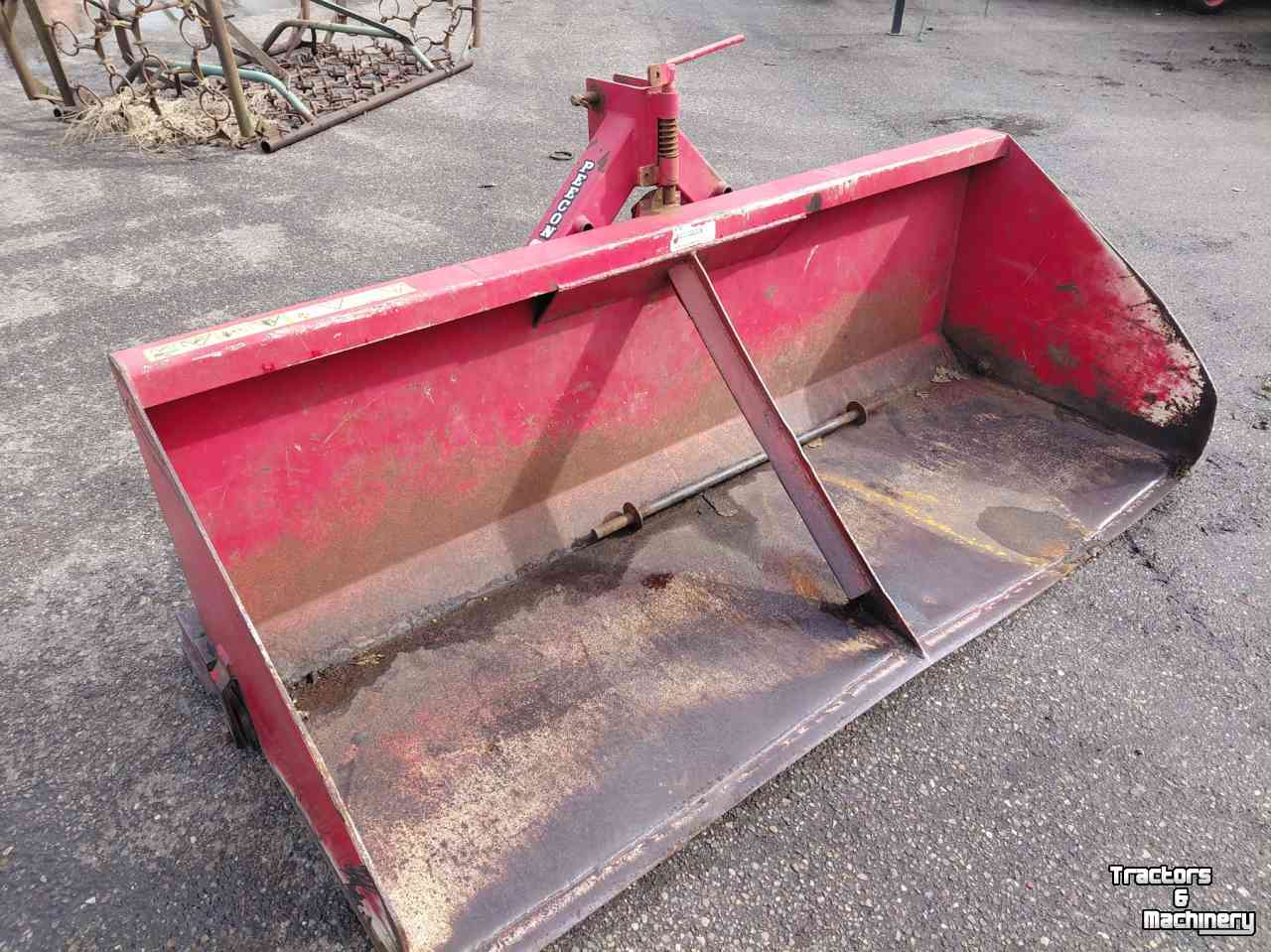 Traktor Abkippbehälter Peecon TB 225