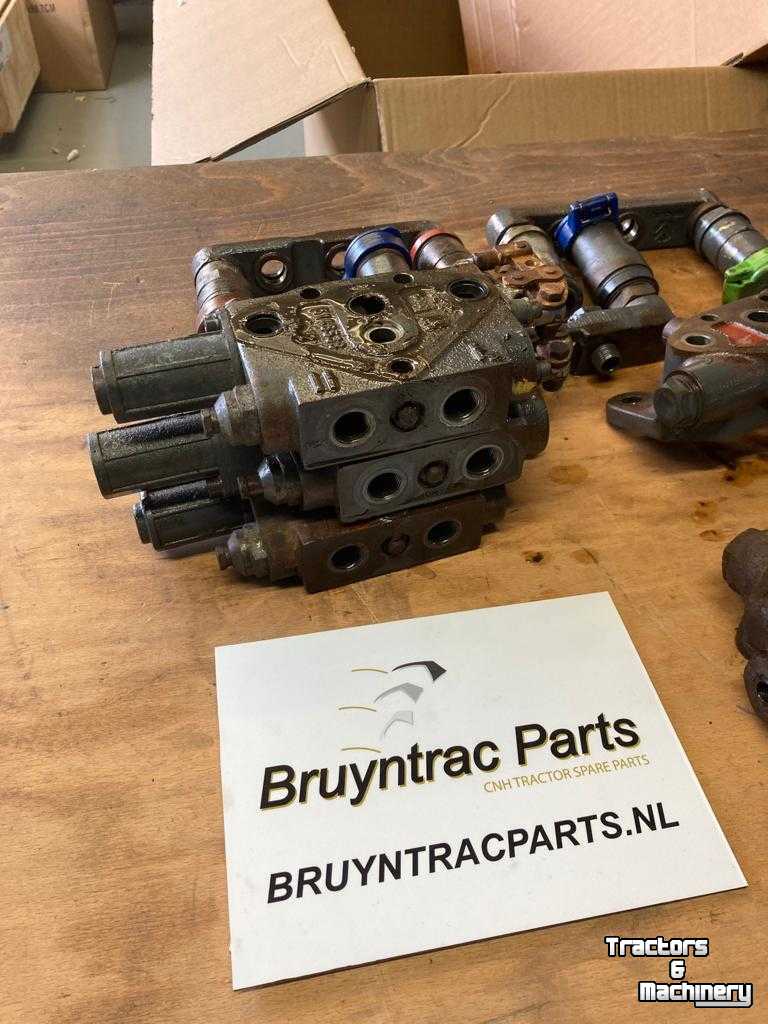 Gebrauchte Teile für Traktoren New Holland TN75N Hydrauliek