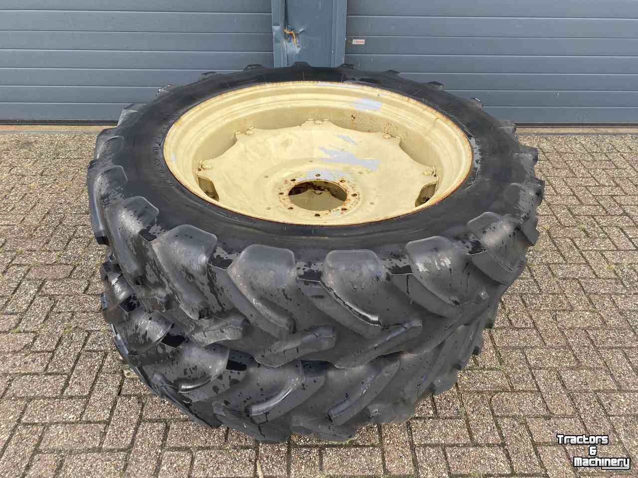 Räder, Reifen, Felgen & Distanzringe Michelin 13.6R38 op 8 gaats velg