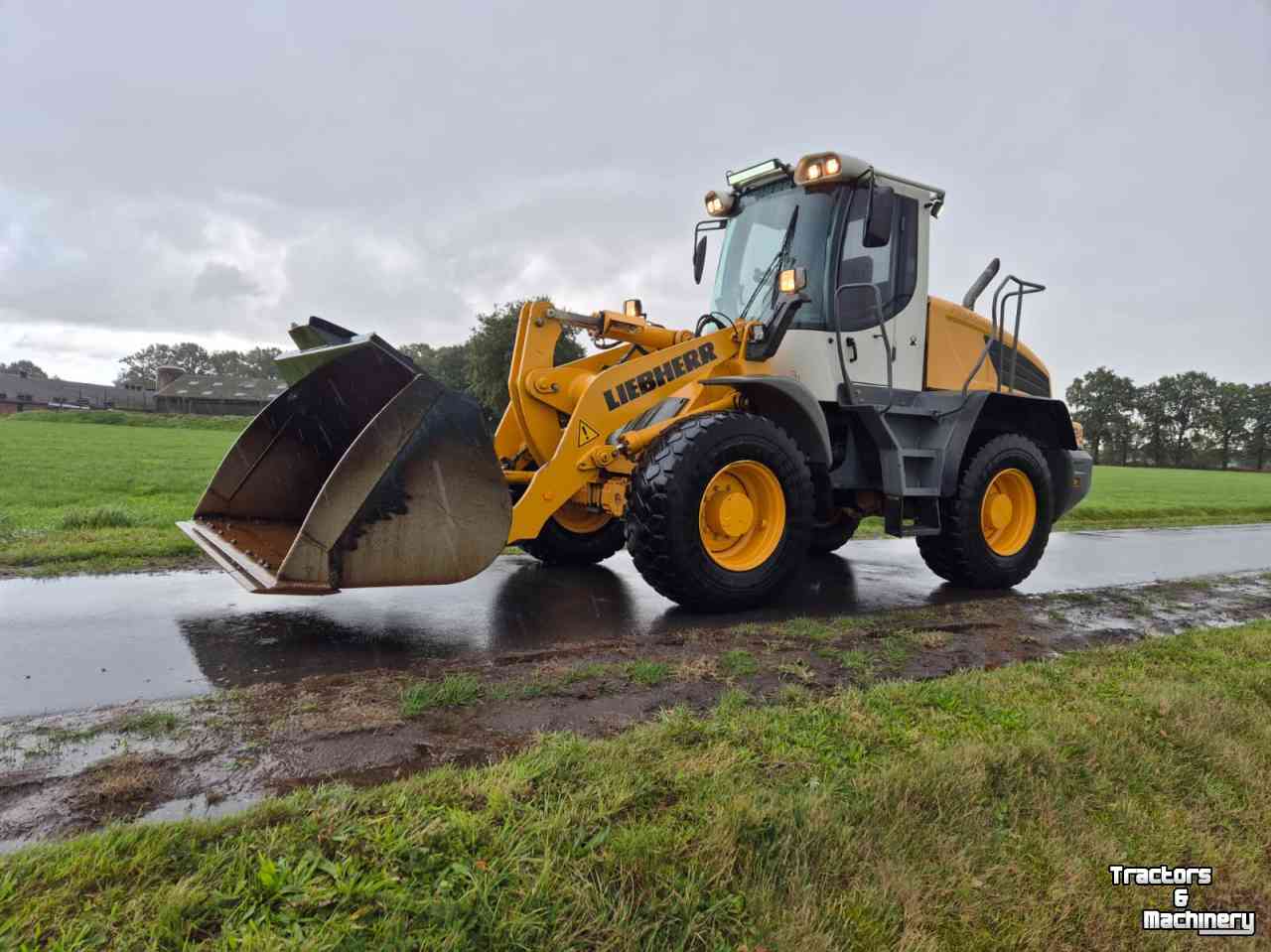 Radlader Liebherr L 524