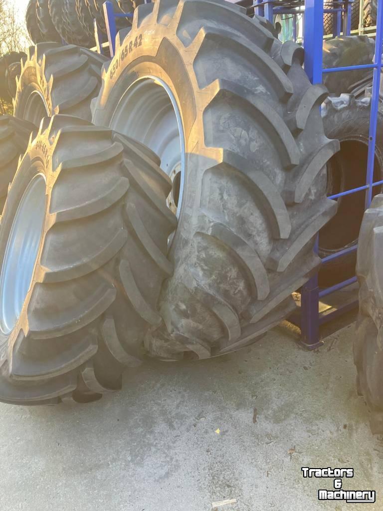 Räder, Reifen, Felgen & Distanzringe Vredestein Traxoin 65 650/65R42 en 540/65R30  banden