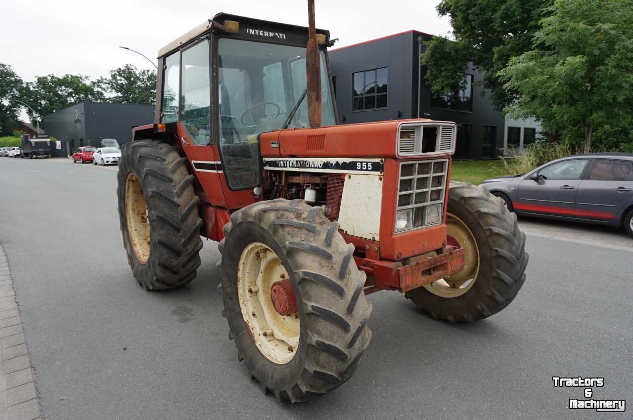 Schlepper / Traktoren International 955