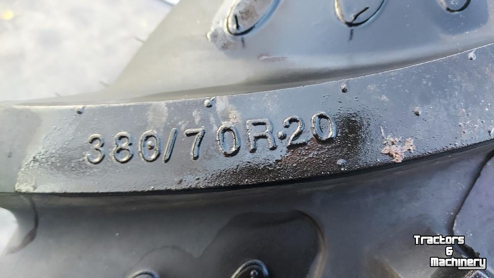Räder, Reifen, Felgen & Distanzringe BKT 380/70R20