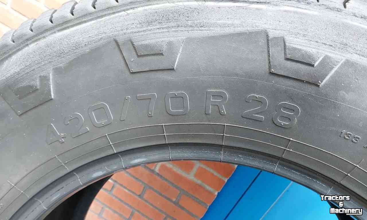 Räder, Reifen, Felgen & Distanzringe Pirelli 420/70R28 Gazonband
