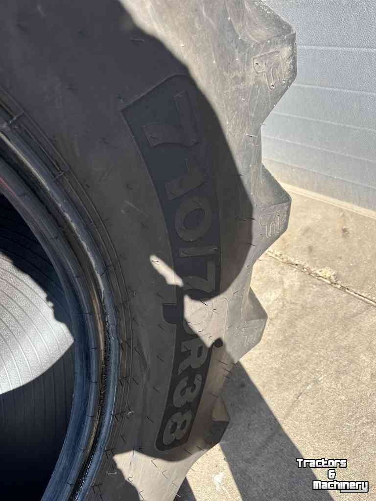 Räder, Reifen, Felgen & Distanzringe BKT 710/70R38 zo goed als nieuwe !