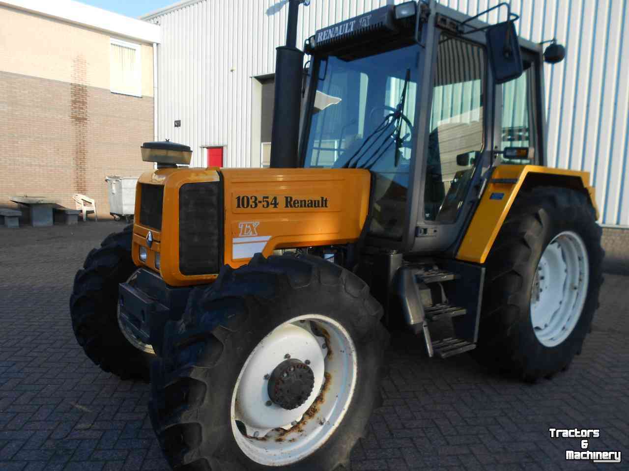 Schlepper / Traktor Renault 103-54