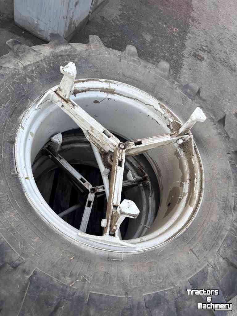 Räder, Reifen, Felgen & Distanzringe Michelin 16.9R28 3 ster dubbellucht