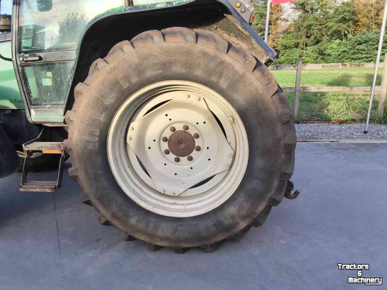 Schlepper / Traktor Valtra 6000