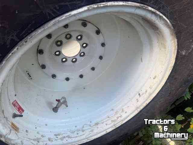 Räder, Reifen, Felgen & Distanzringe Mitas 800/65R32