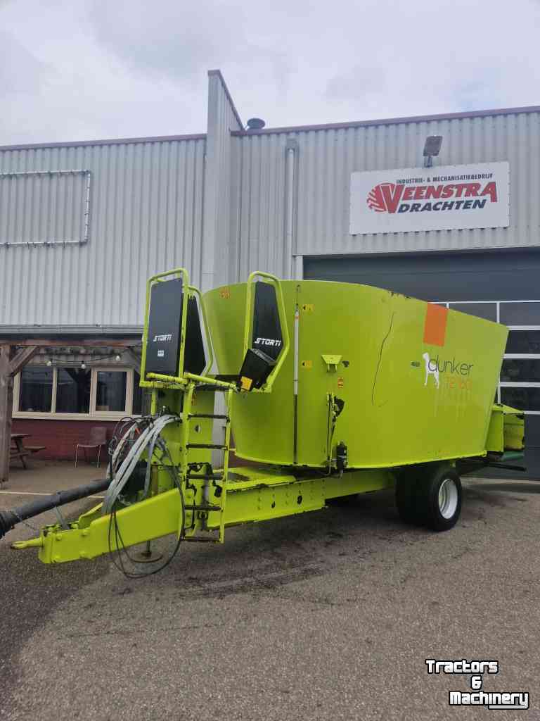 Futtermischwagen Storti T2-160 afvoerband achter