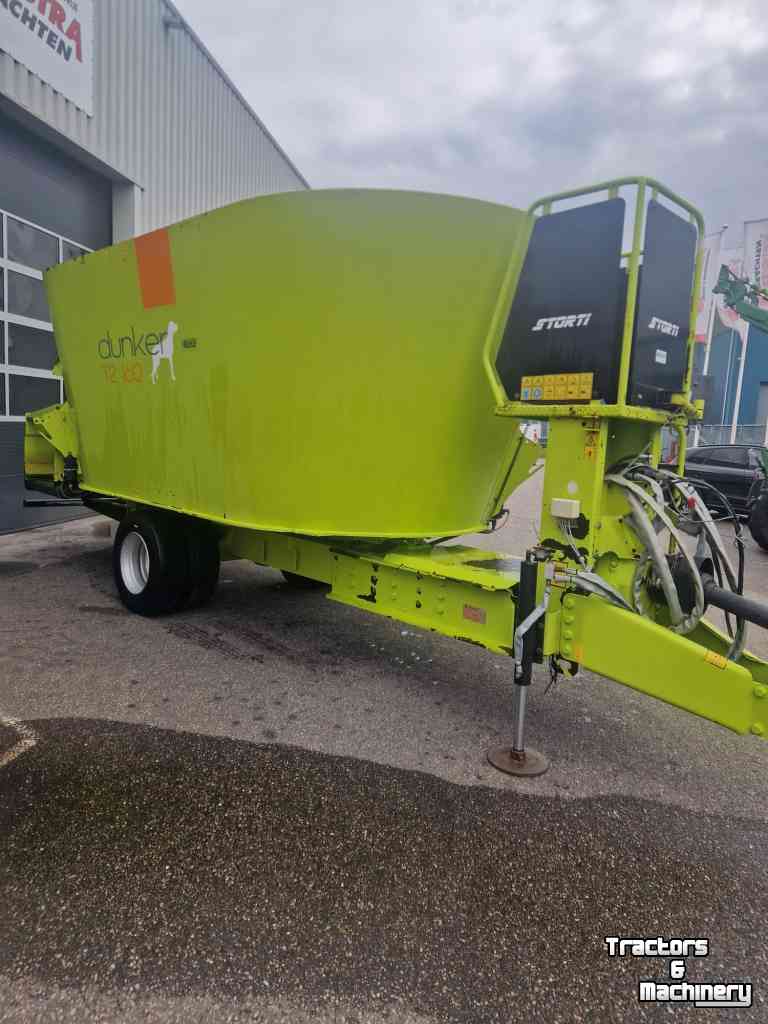 Futtermischwagen Storti T2-160 afvoerband achter