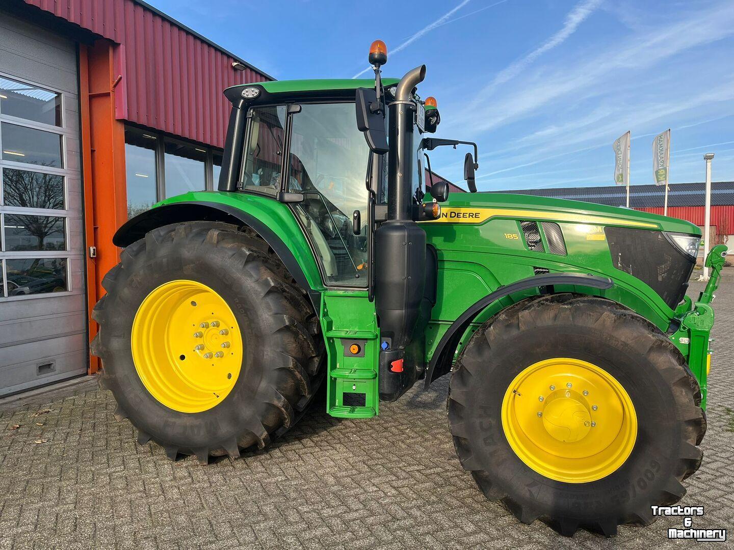 Schlepper / Traktor John Deere 6M 185