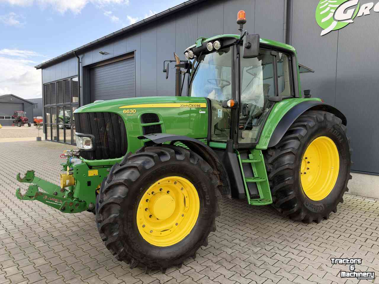 Schlepper / Traktor John Deere 6630 AP