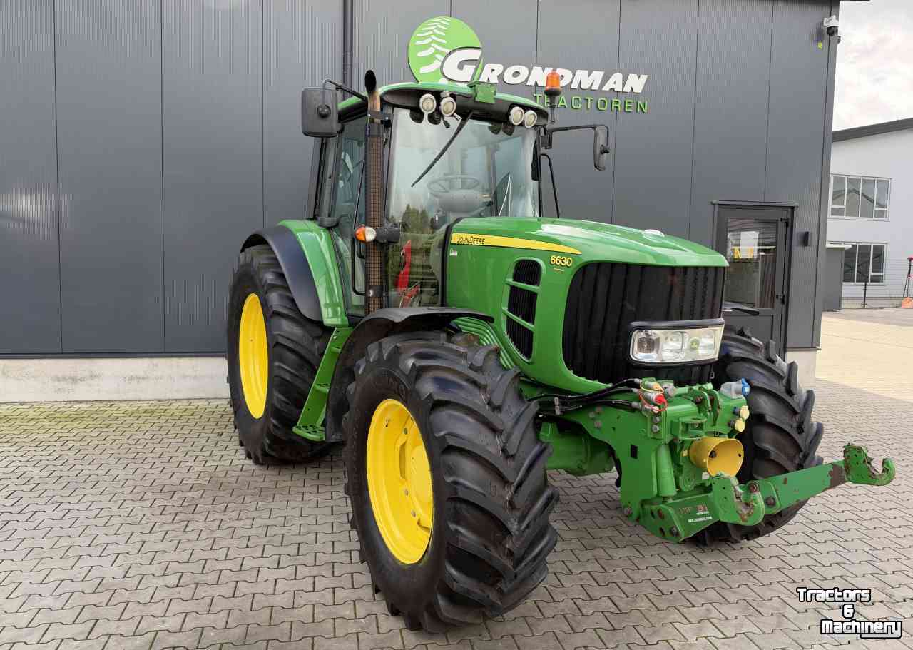 Schlepper / Traktor John Deere 6630 AP
