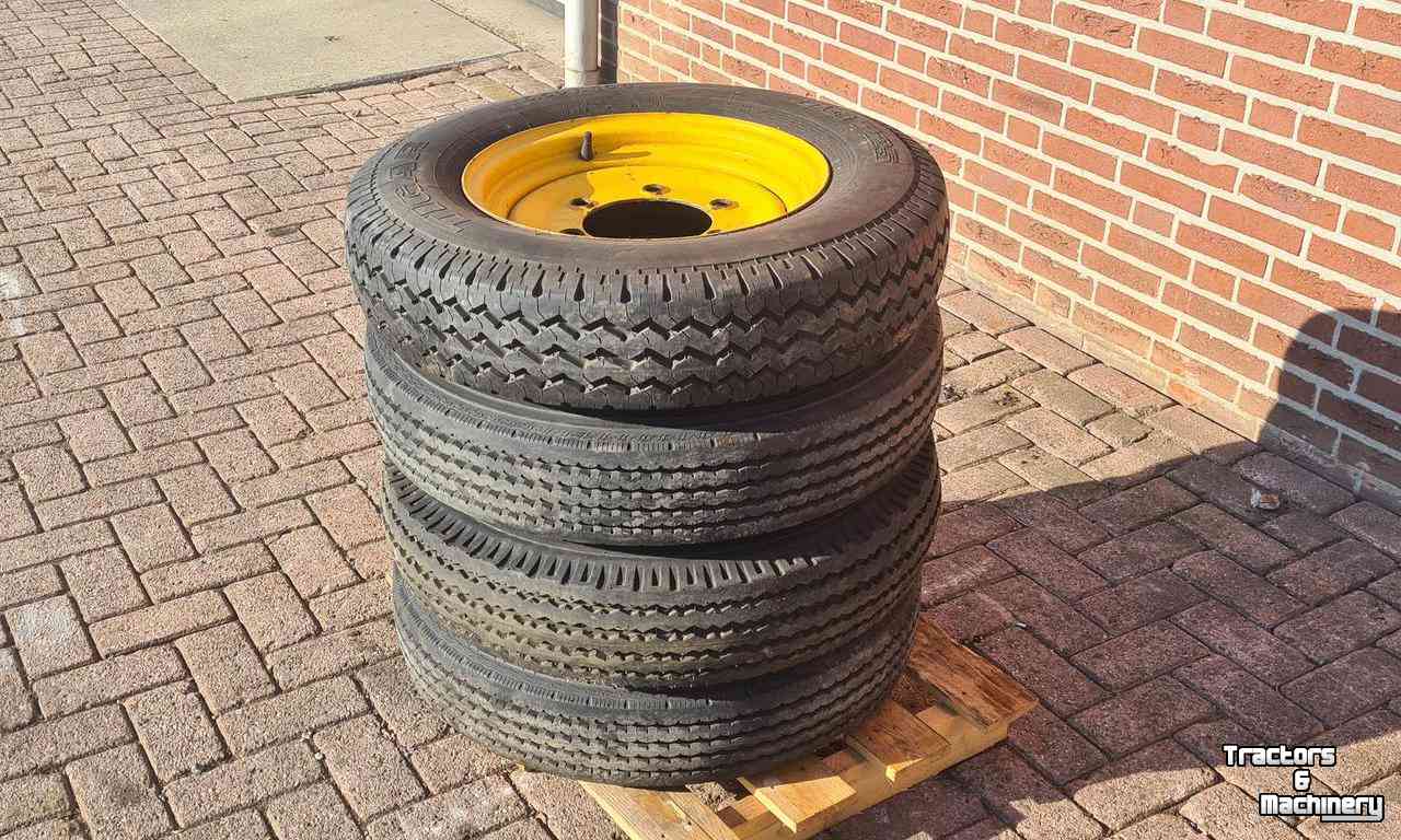 Räder, Reifen, Felgen & Distanzringe  4 banden met velg 6.50 R15 wielen