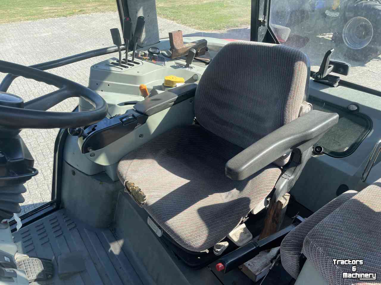 Schlepper / Traktor Massey Ferguson 8240 Powercontrol luchtdruk airco Sisu 6 cil.turbo