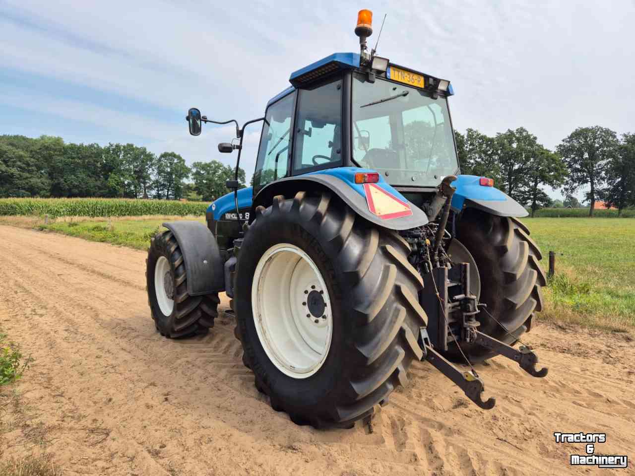 Schlepper / Traktor New Holland 8360