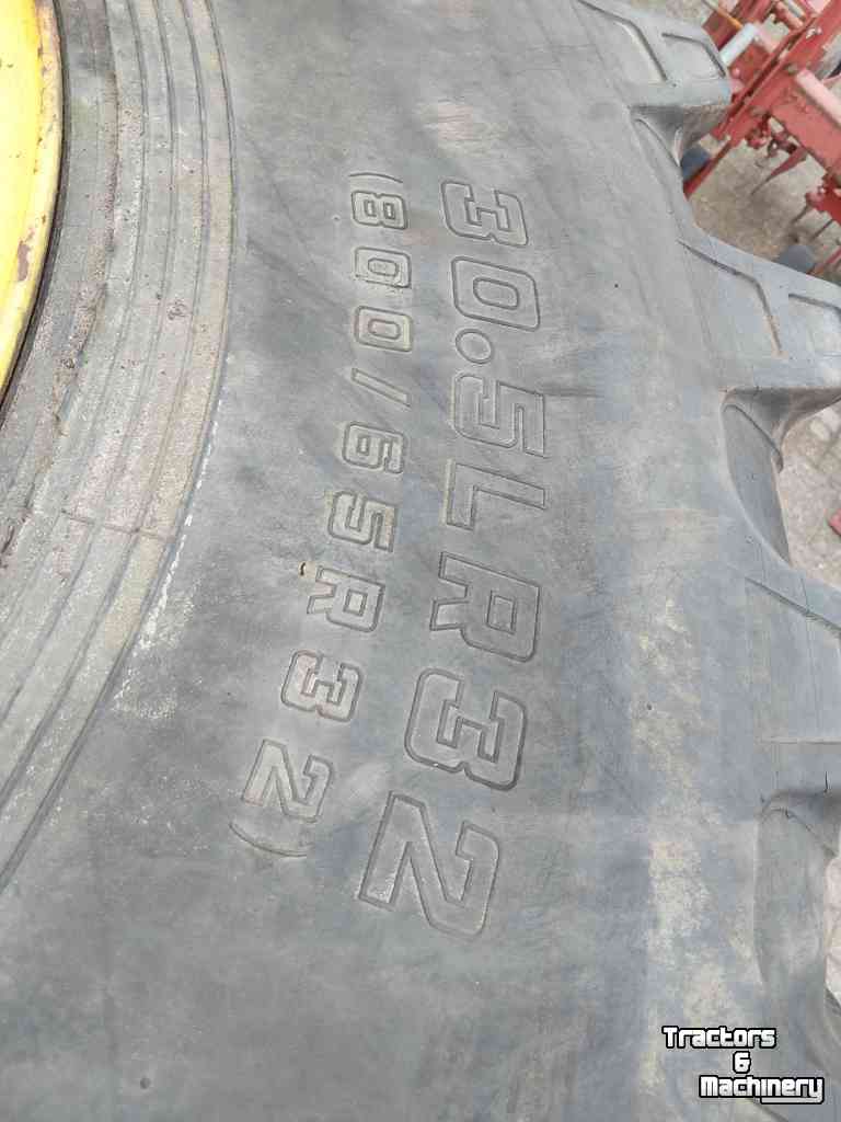 Räder, Reifen, Felgen & Distanzringe John Deere 800/65 R32 wielen  Grote ZF Steek