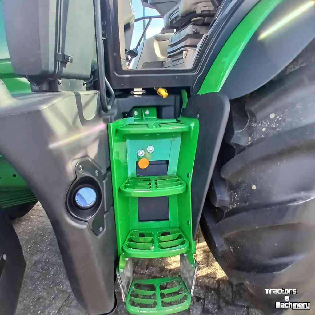 Schlepper / Traktor John Deere 6R250